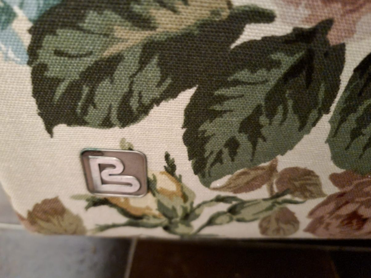 La Piccola Scala sofa bed in floral fabric by Antonello Mosca, Busnelli  Brand