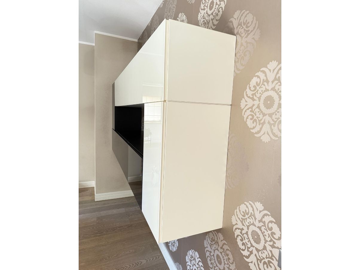 Modulares und individuell anpassbares Wohnwand-System (Weiß/Schwarz) Side