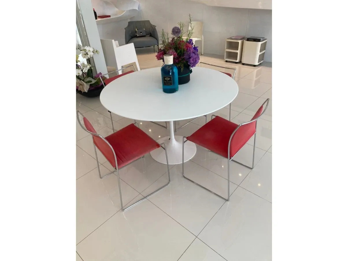 Tavolo Tulip di Eero Saarinen, Knoll  2
