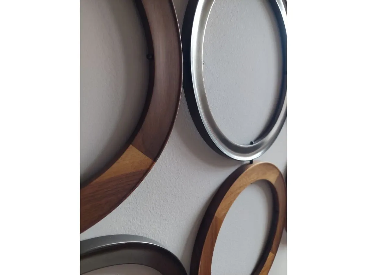 Furnishing accessory Circles in walnut wood, Giorgetti 2