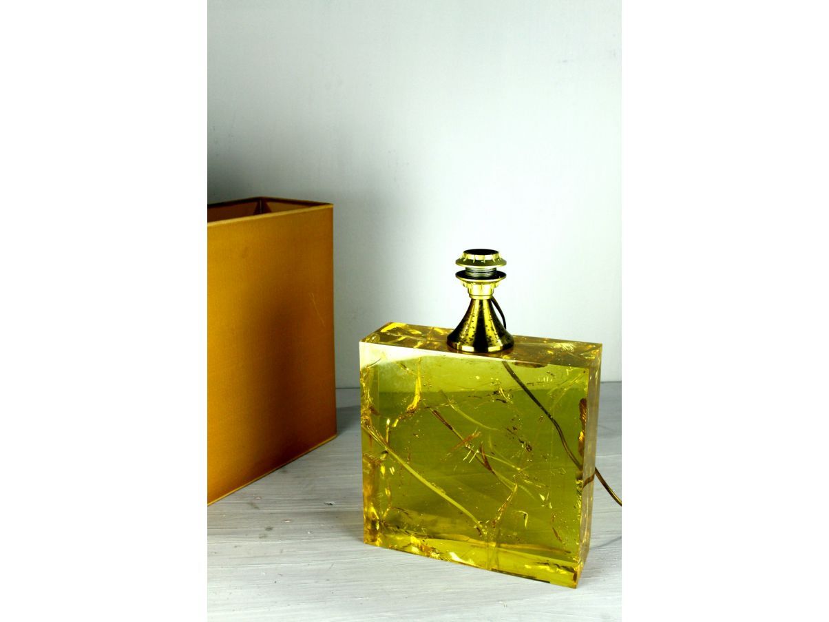 pierre-giorardou-french-resin-table-lamp-exclusive-325687-2.jpg front-image