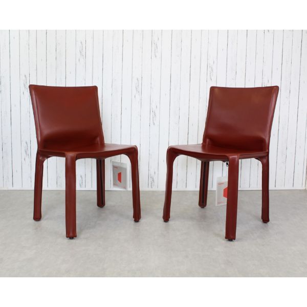 Set of 2 burgundy Cab 412 chairs by Mario Bellini, Cassina image