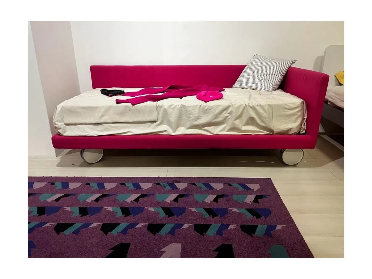Manhattan bed with wheels, Dielle 1