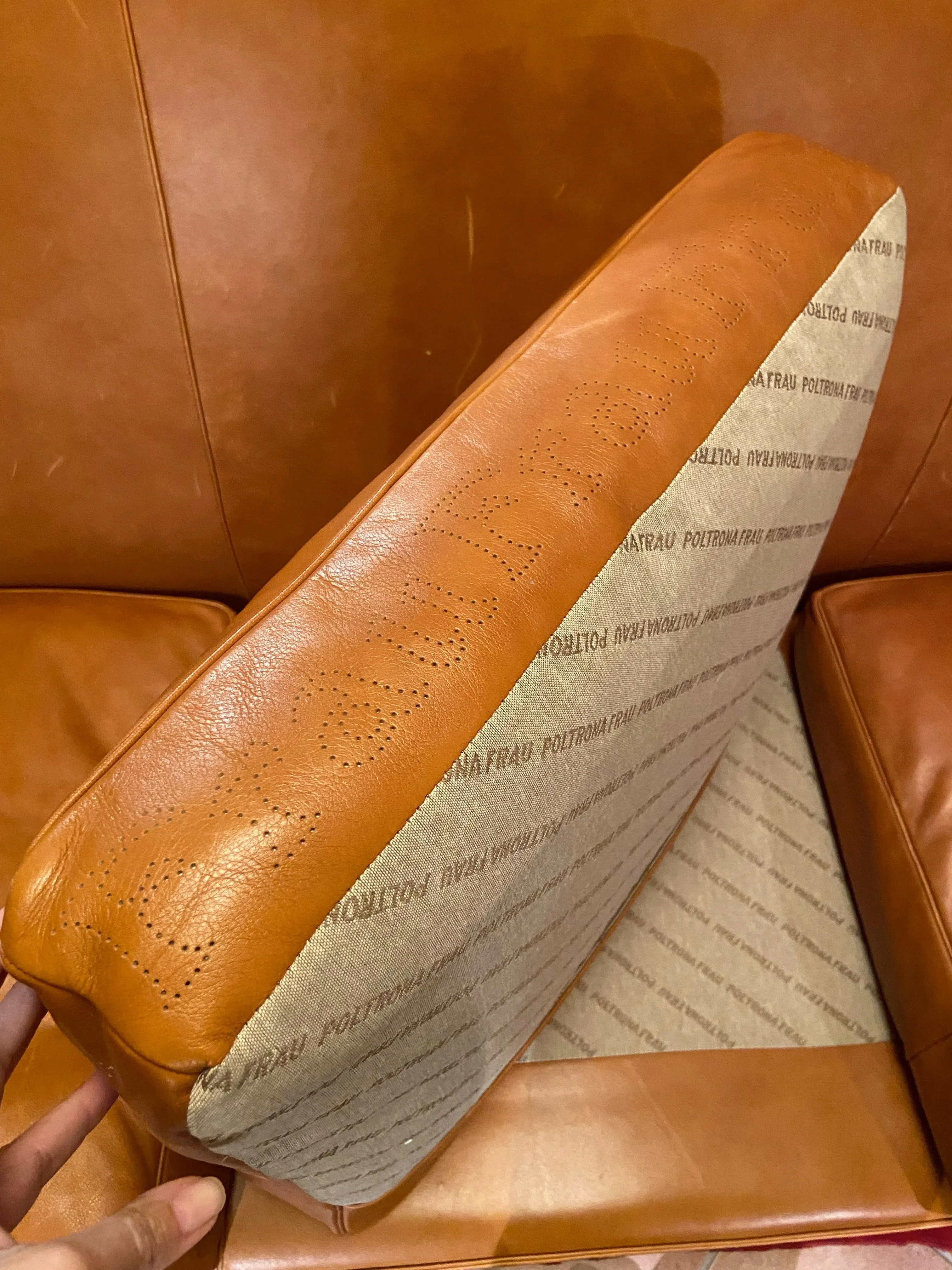 Vanity Fair 3-seater sofa in leather, Poltrona Frau 6