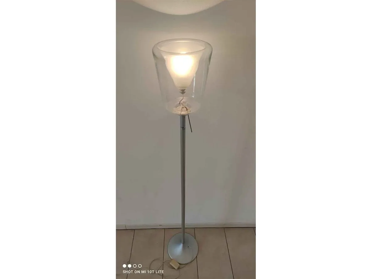 Lanterna floor lamp in glass 1