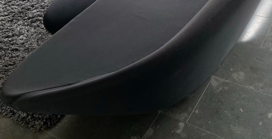 Moon System Sofa by Zaha Hadid, B&B Italia Defects