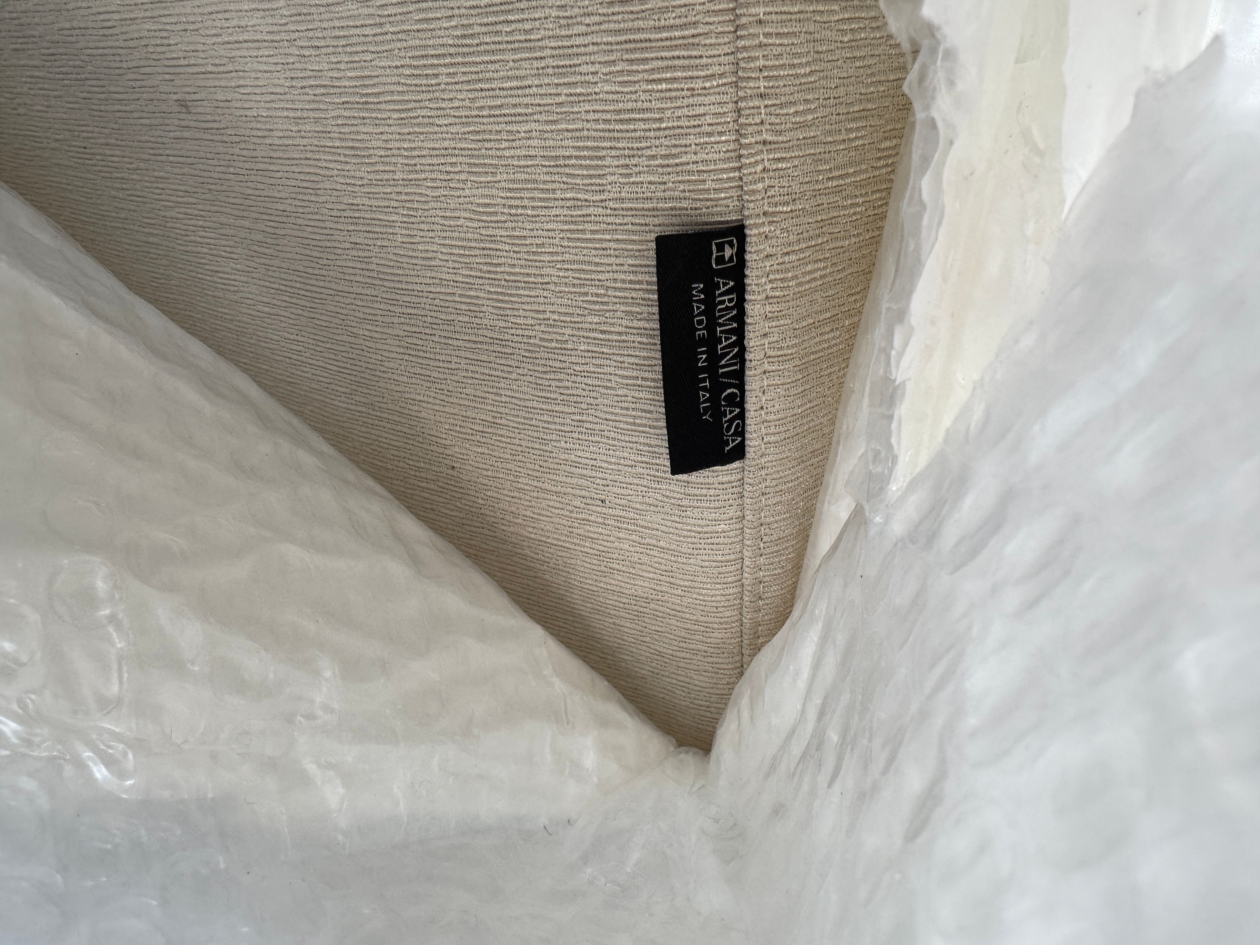 Poltrona in tessuto di cotone bianco, Armani Casa Brand