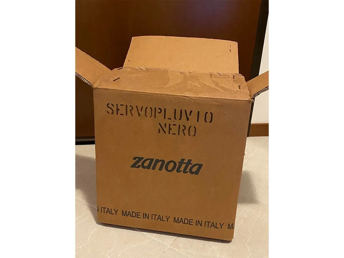 Portaombrelli Servopluvio in polipropilene e alluminio, Zanotta 2