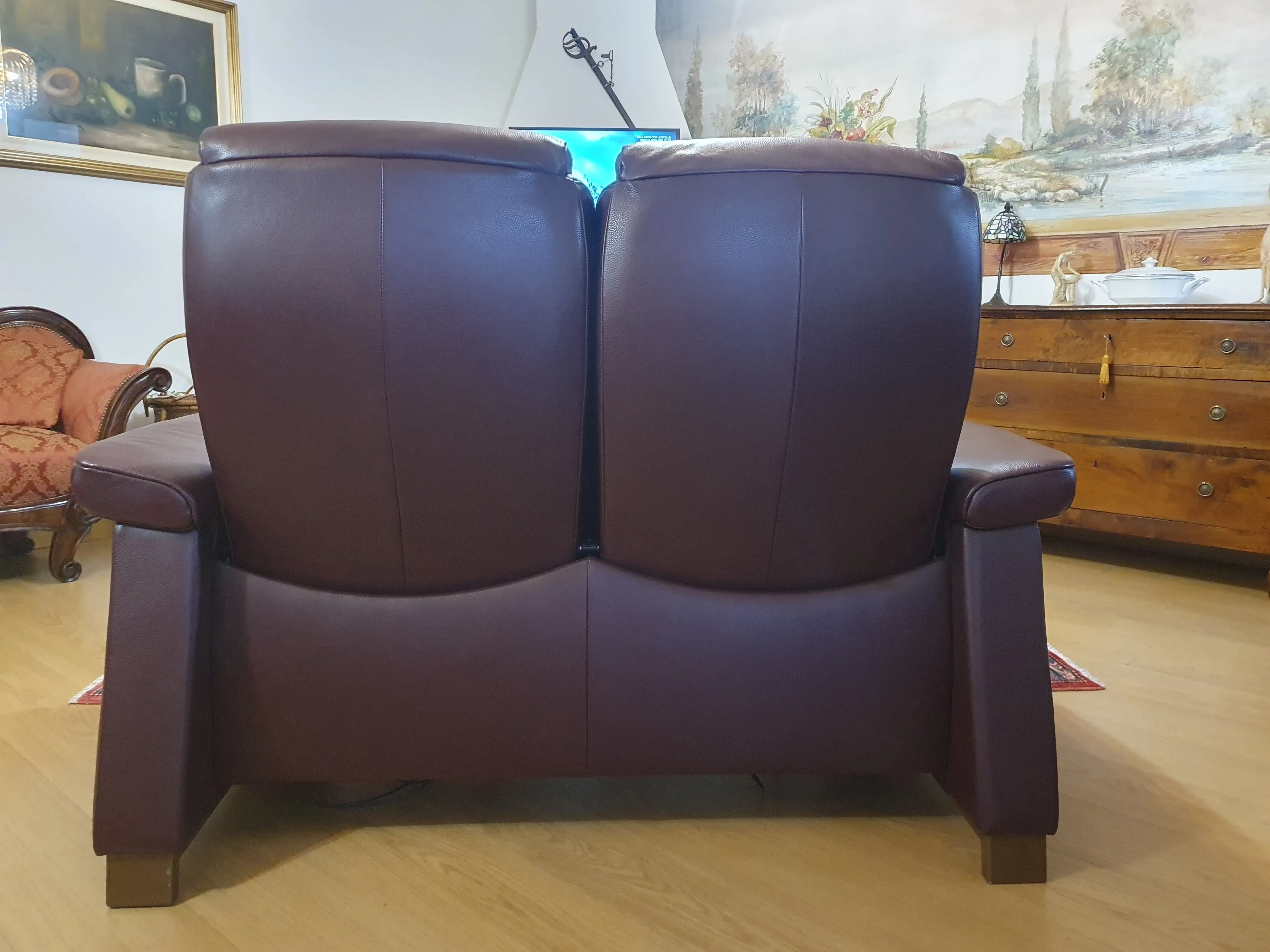 Reclining sofa in burgundy leather, Stressless 6