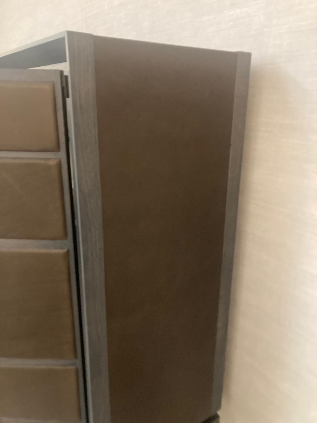 Credenza Maxime in legno rovere grigio e pelle, Baxter 25