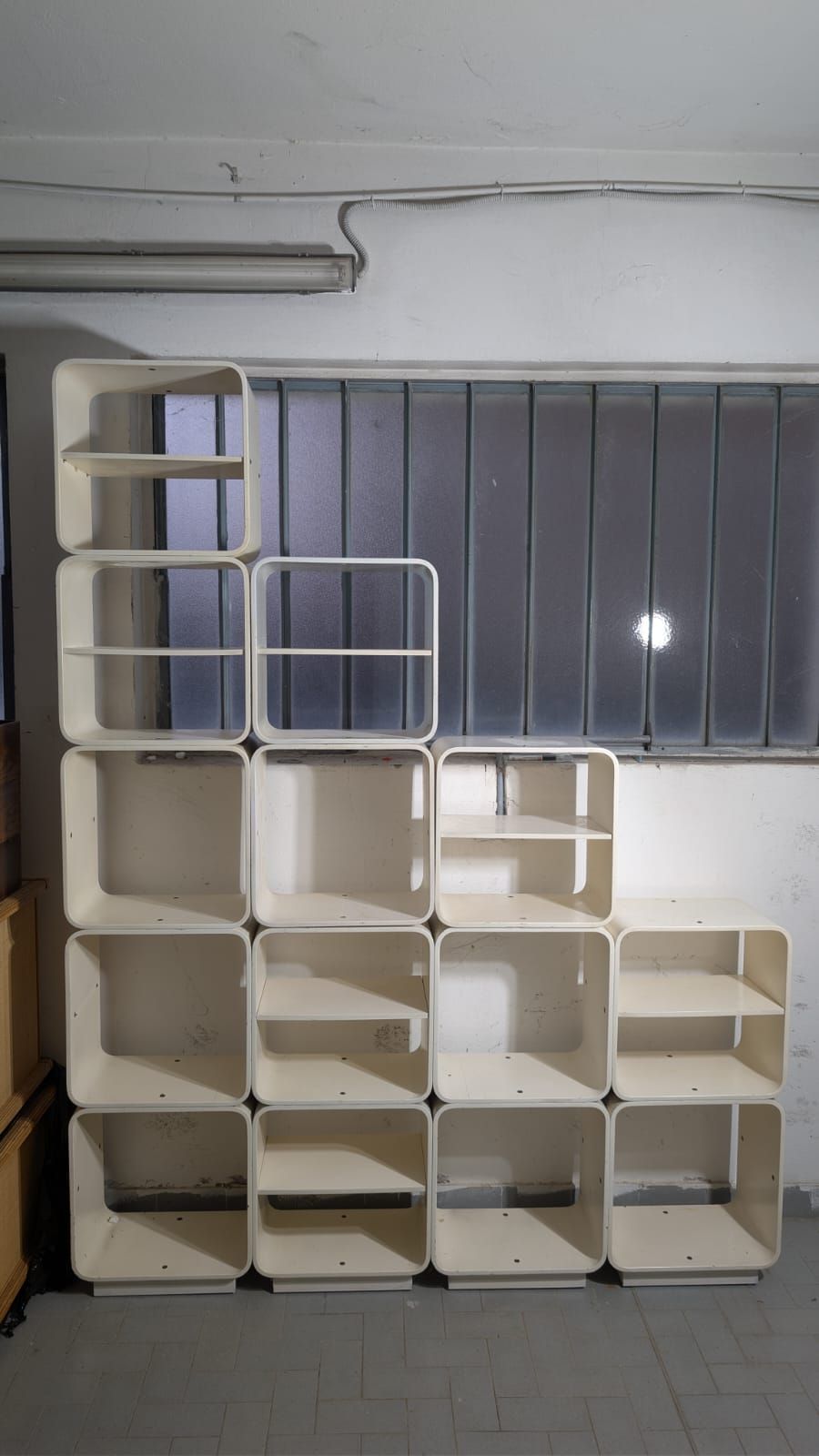 Libreria in legno laccato bianco di Carlo de Carli (anni '70) Details