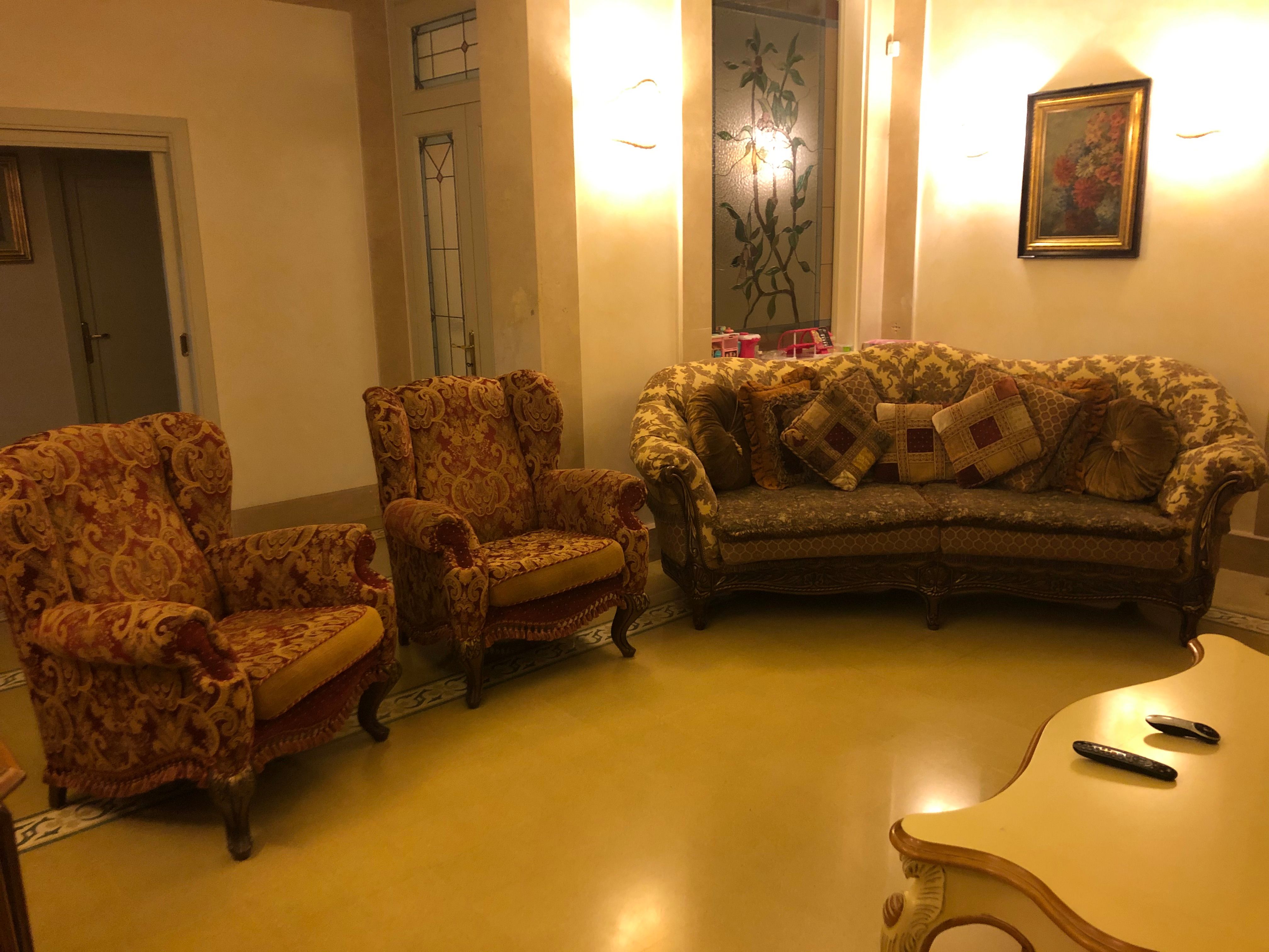 Set of 1 Canova 4-seater sofa and 2 Marquise armchairs, Mantellassi 1926 Front