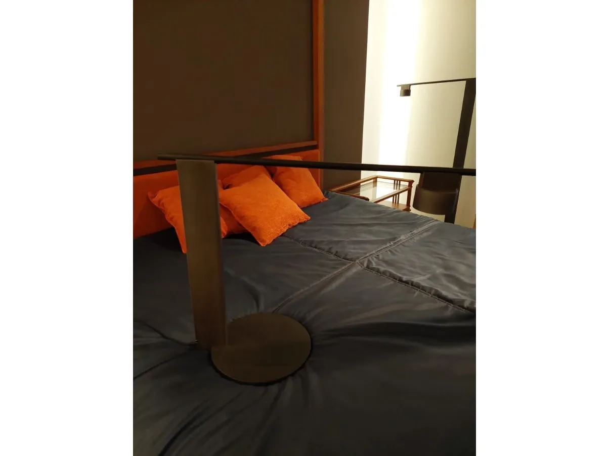 Lampada da tavolo in metallo, Giorgetti  2