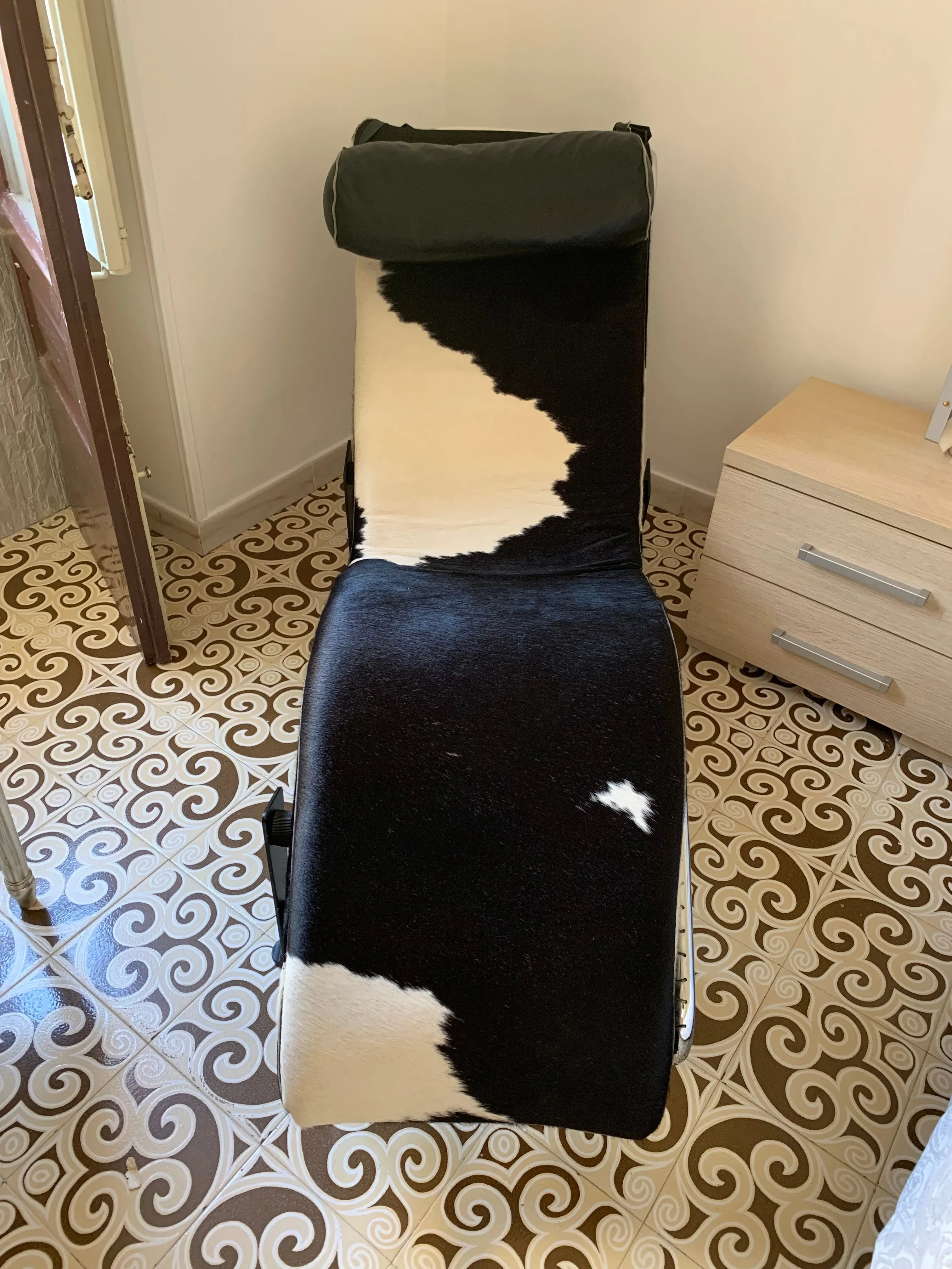 Chaise lounge LC4 in cavallino,  Alivar 2