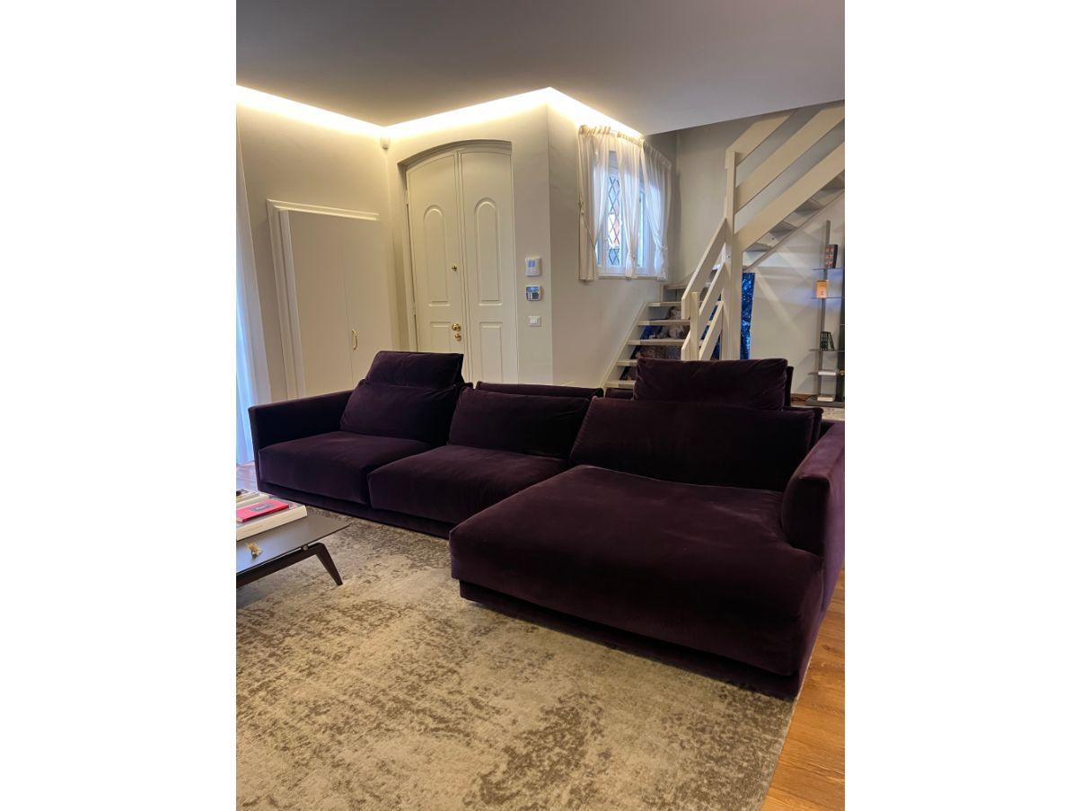 Bristol 4 seater sofa in magenta velvet, Poliform Front