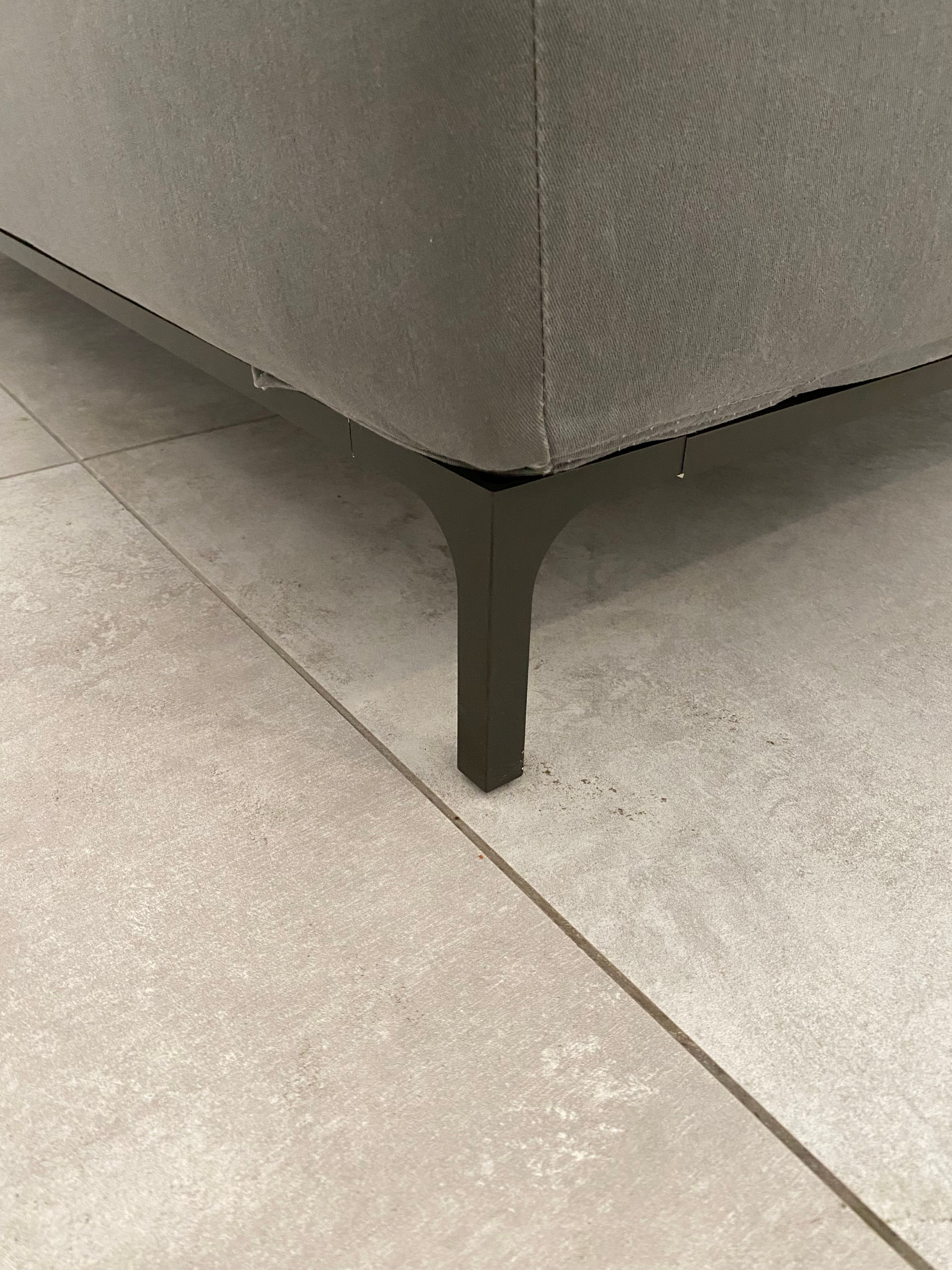 Sanders Air Gray Sofa Details
