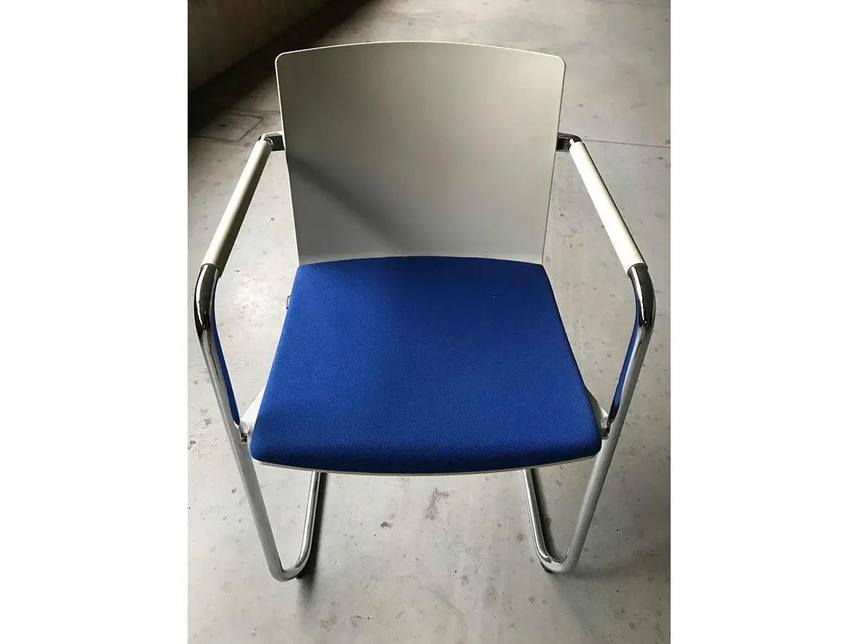 Set tavolo di cristallo e 2 sedie con braccioli, Wilkhahn 7