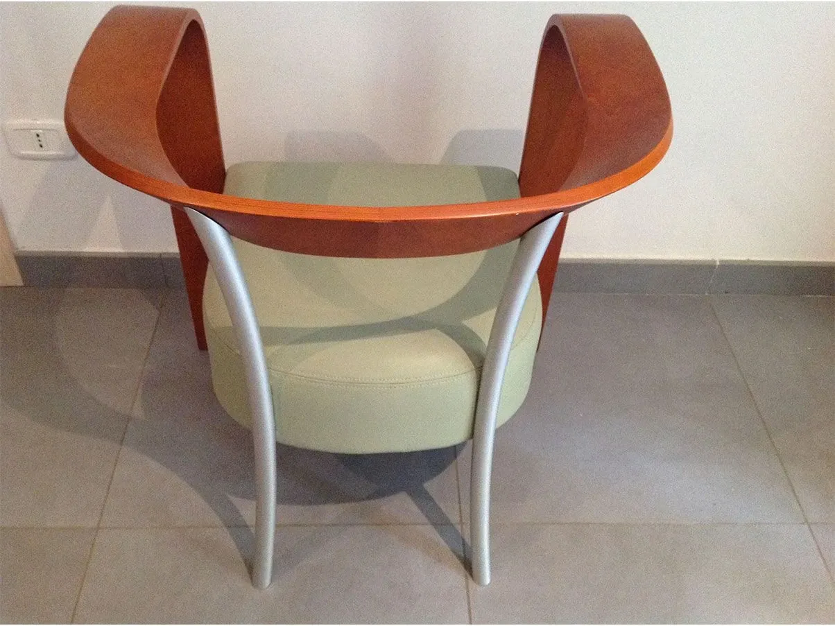 Set of 2 Giugiaro Design armchairs in wood and leather, Cinova 2