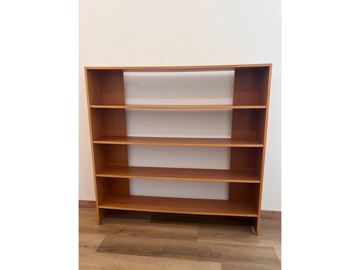 Crate wooden floor bookcase by Gerrit Rietveld (70s), Cassina Main