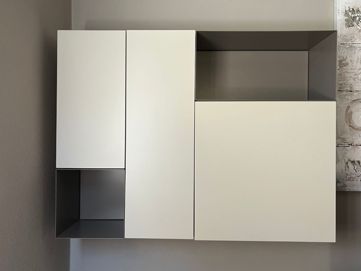 Equipped wall in lacquered wood and metal 5