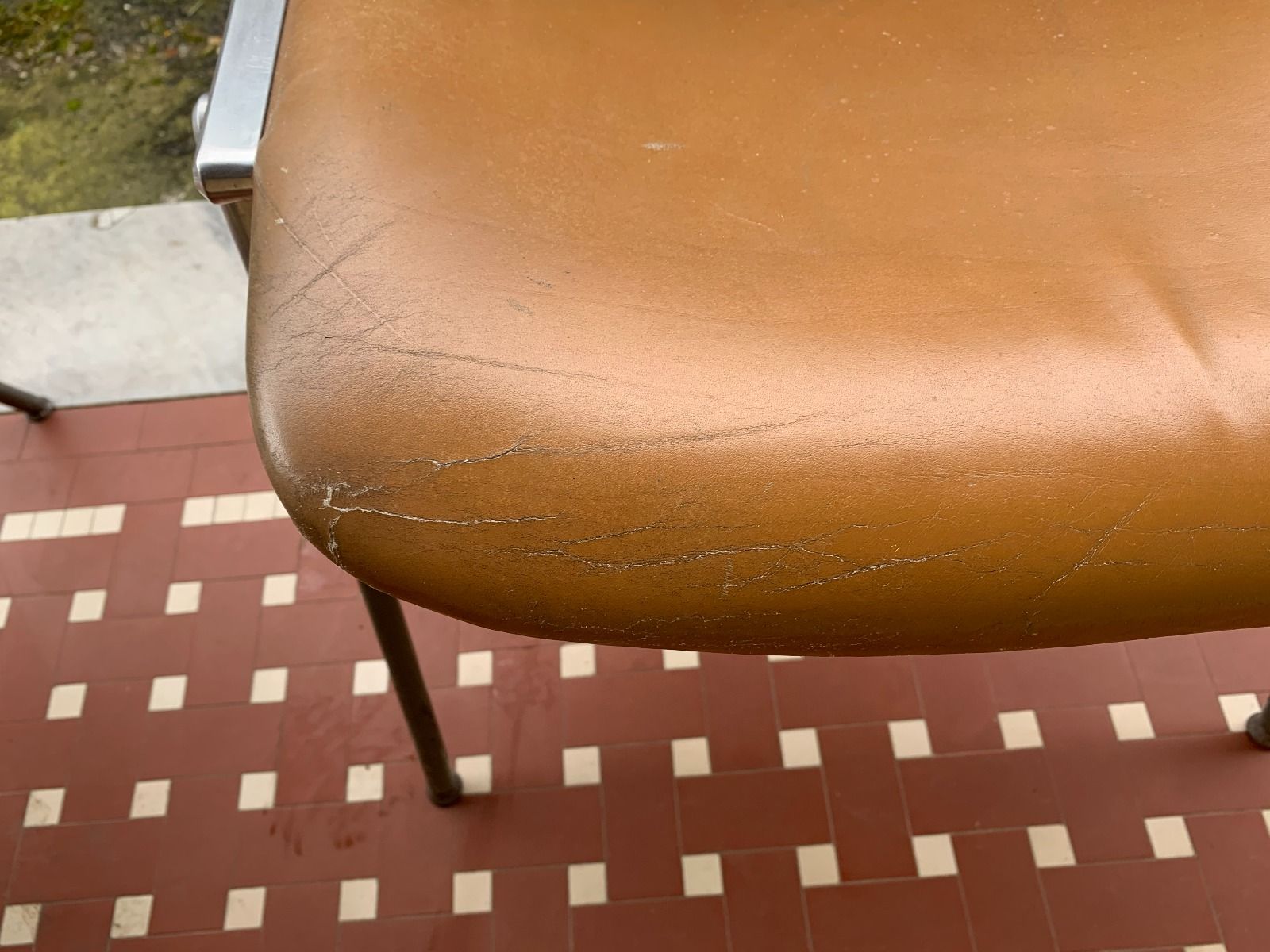 DSC 106 chair by Giancarlo Piretti in leather, Anonima Castelli 4