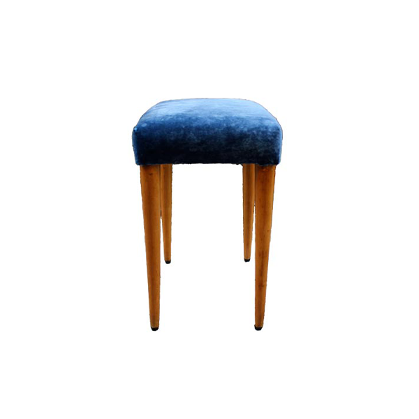 Vintage blue velvet pouf with wooden legs (1950s)