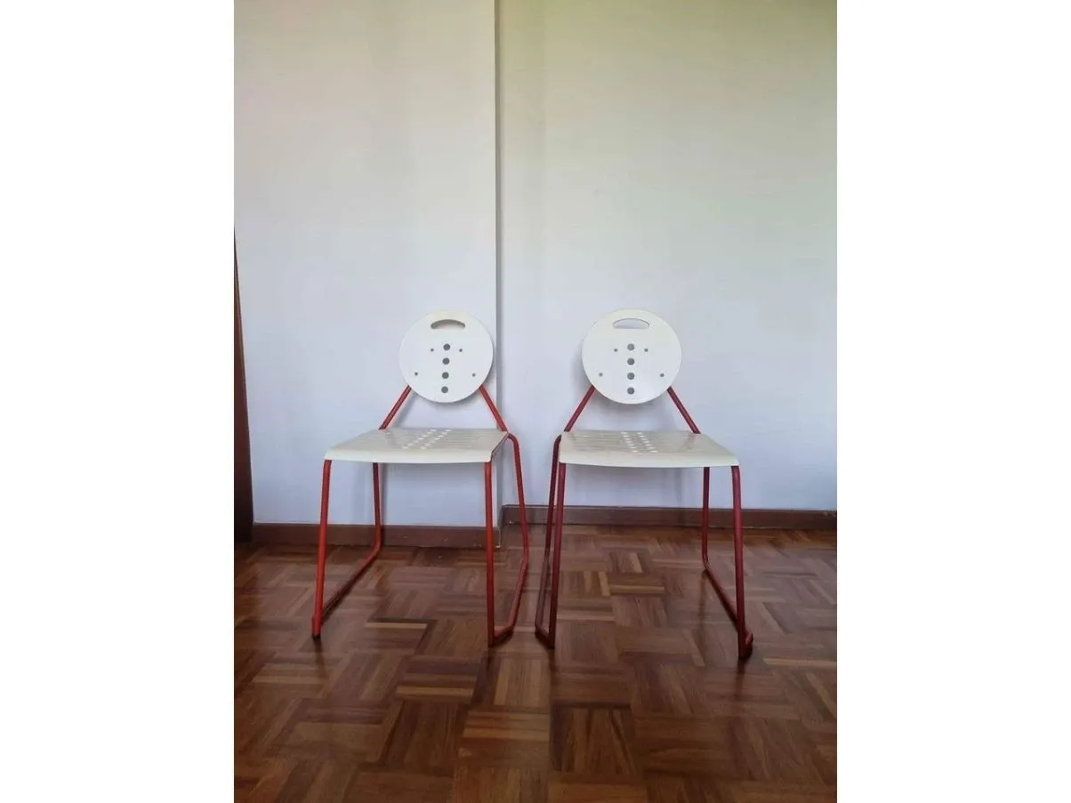 Vintage red and white Charlie chair, Segis 2