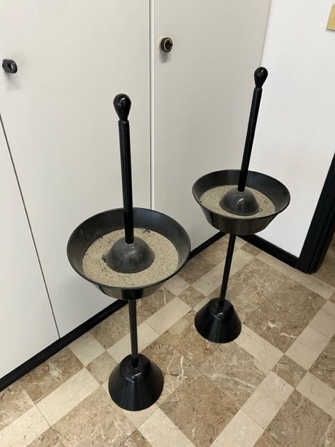 Set of 2 Servofumo ashtrays, Zanotta Front