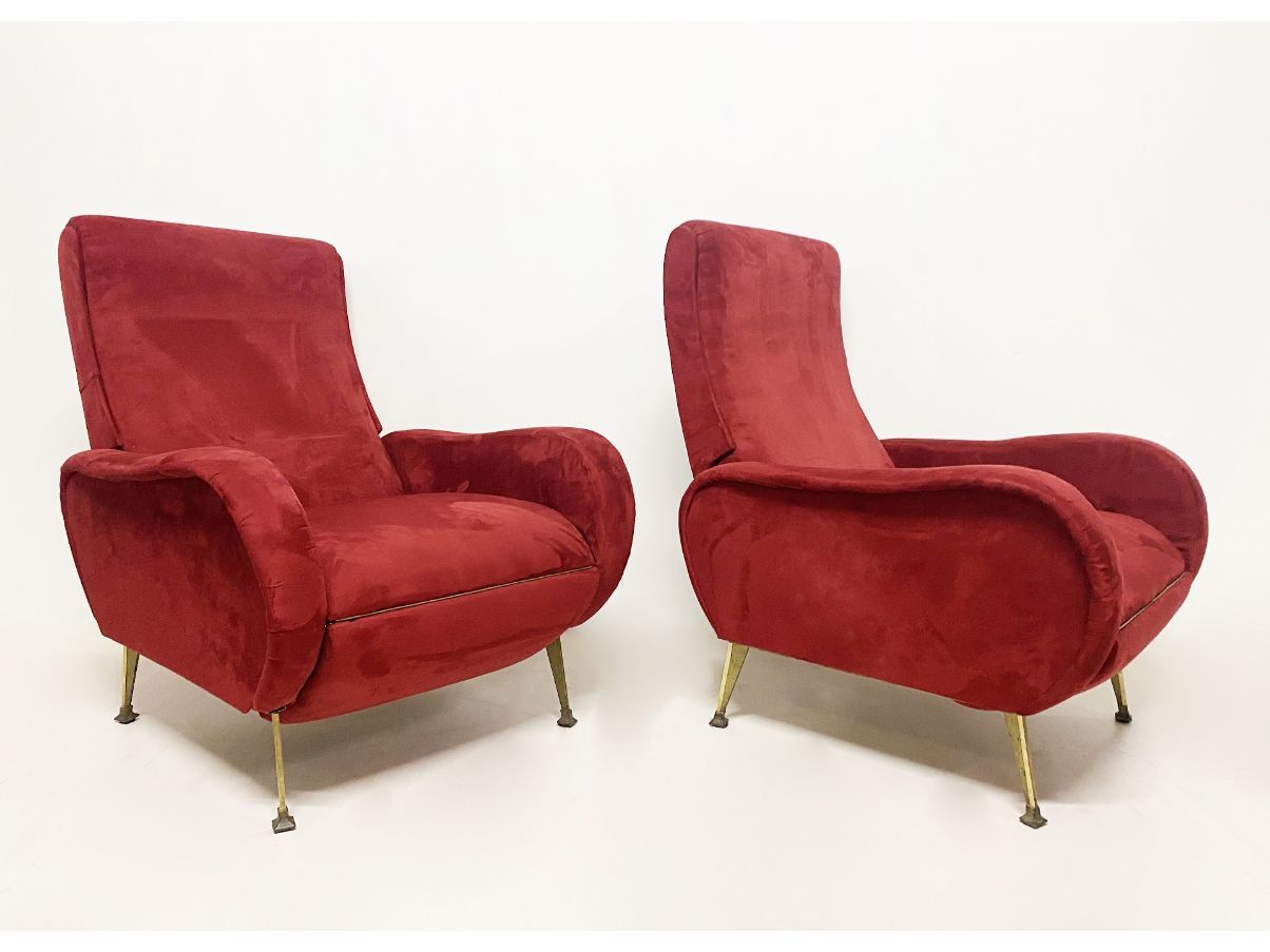 Set of 2 vintage armchairs in burgundy velvet (70s)