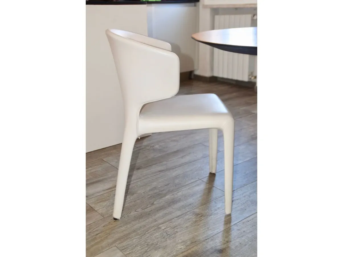 Hola leather chair 2