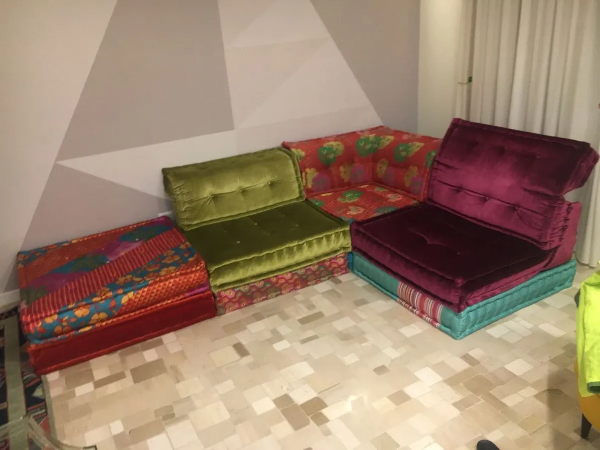 Mah Jong modular sofa in silk and velvet 3