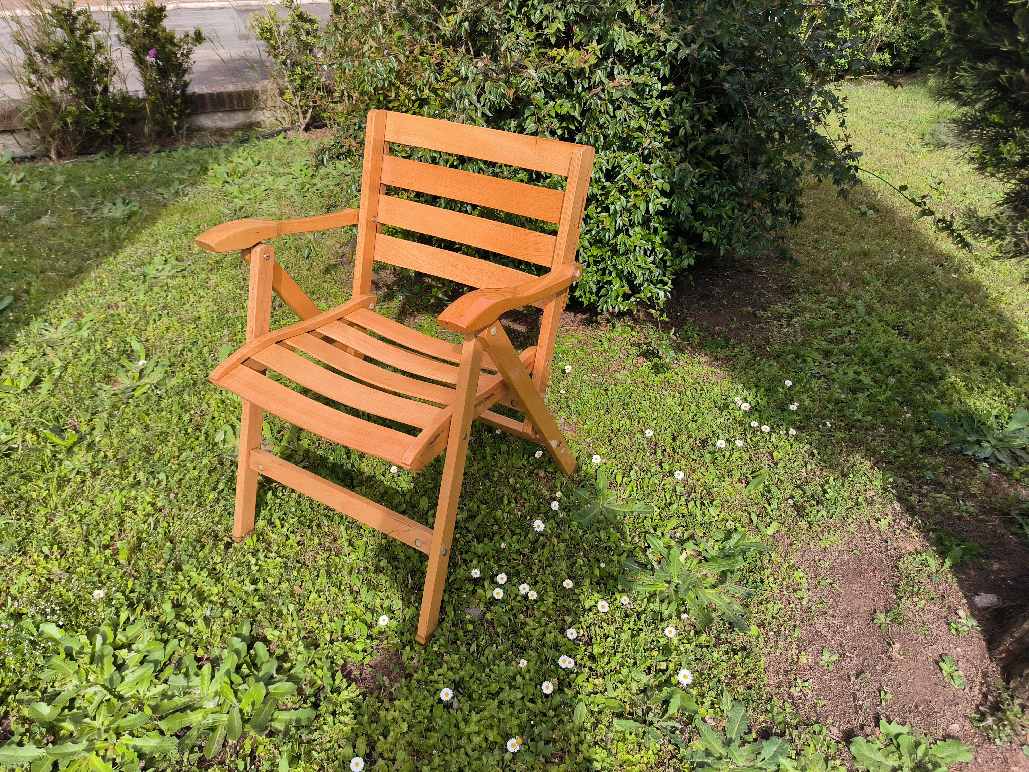 Set da esterno 6 sedie, tavolino e tavolo rotondo in legno Details