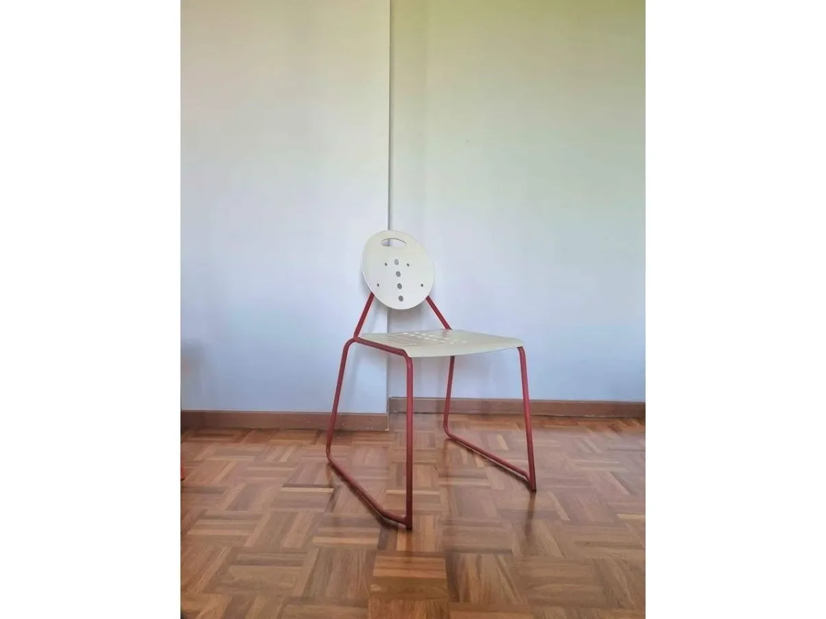 Vintage red and white Charlie chair, Segis 4