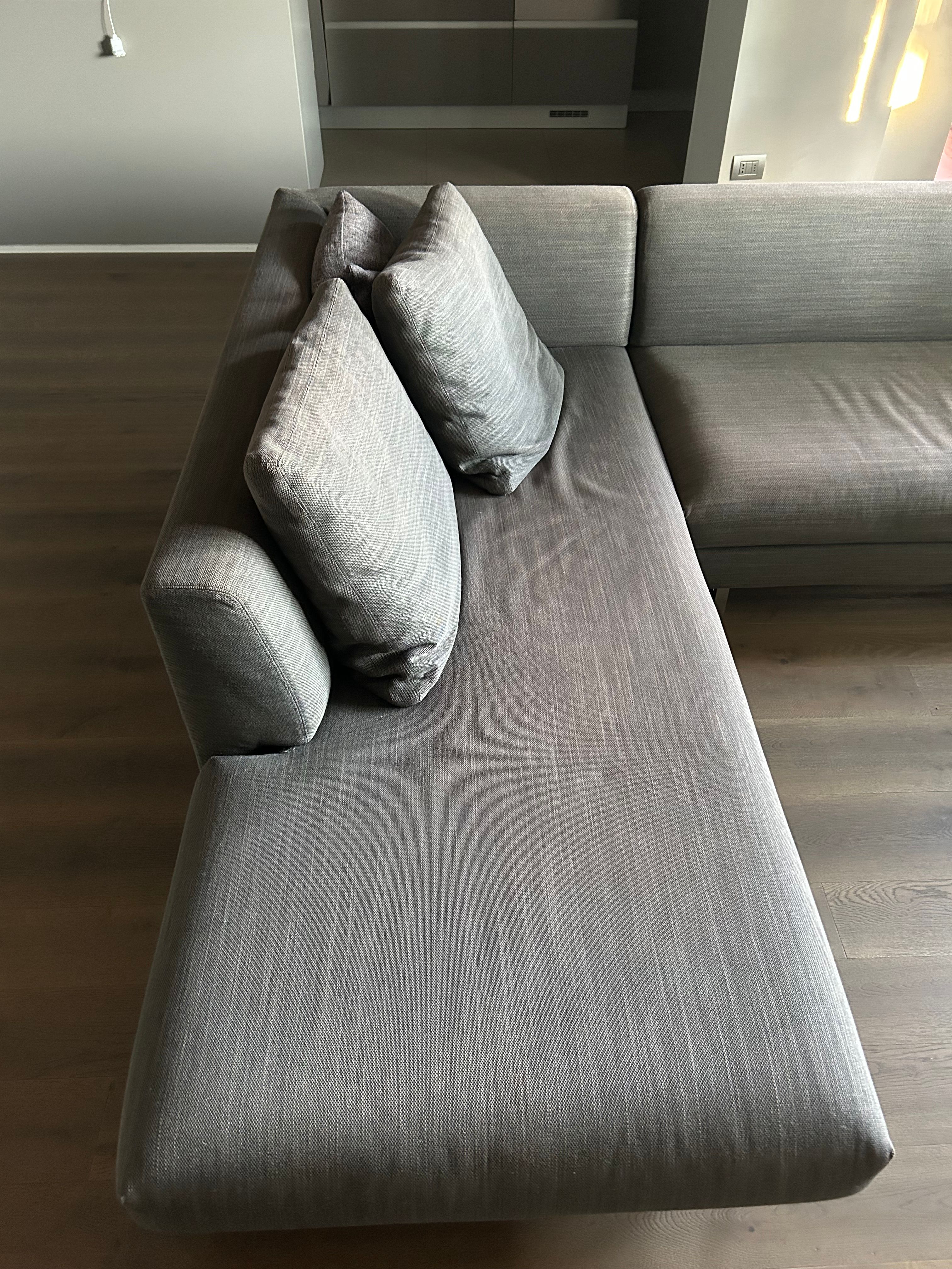 Modular Sofa with Chaise Lounge XelleS2001 Details