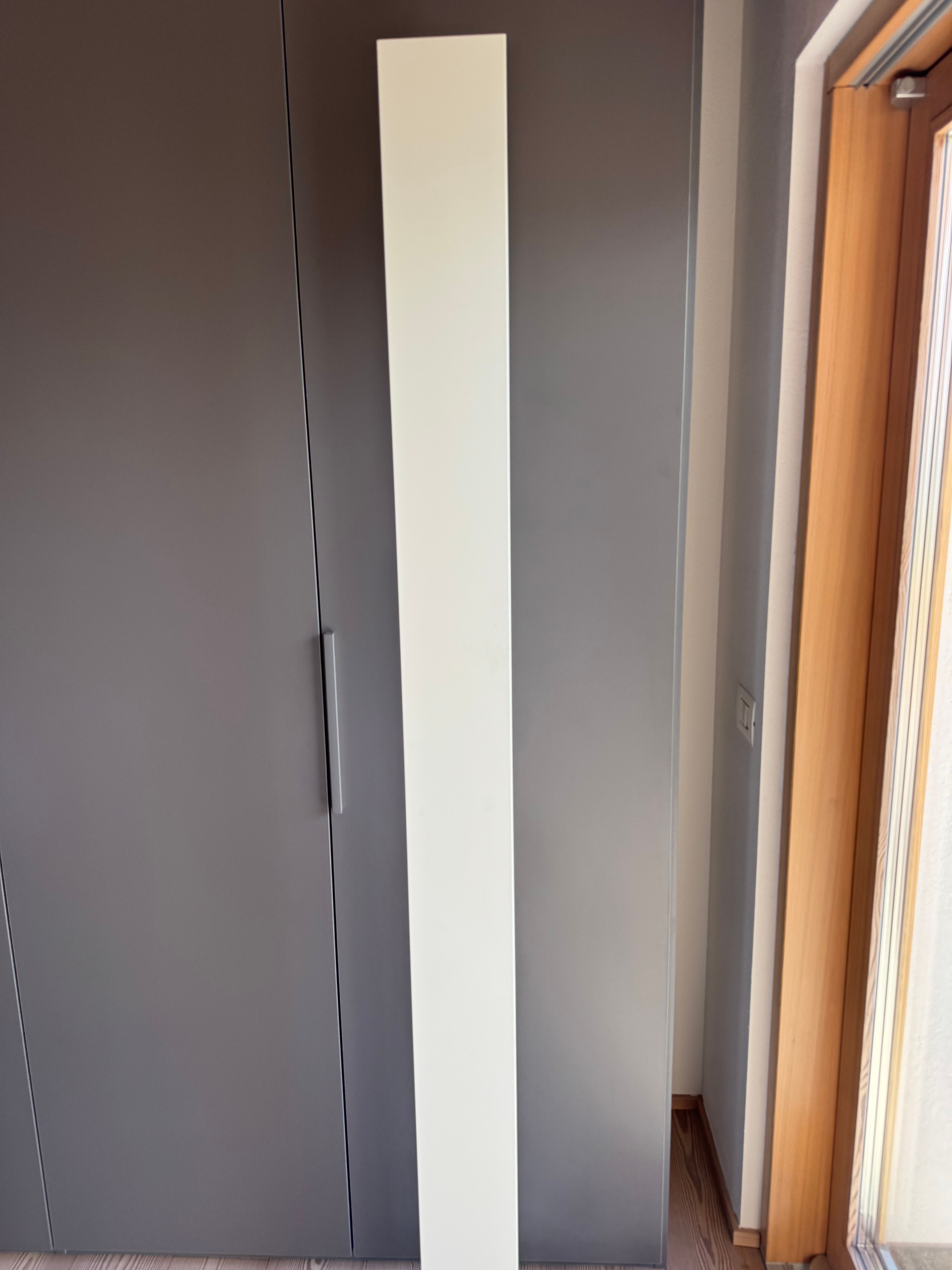 Movie floor lamp in white metal Front