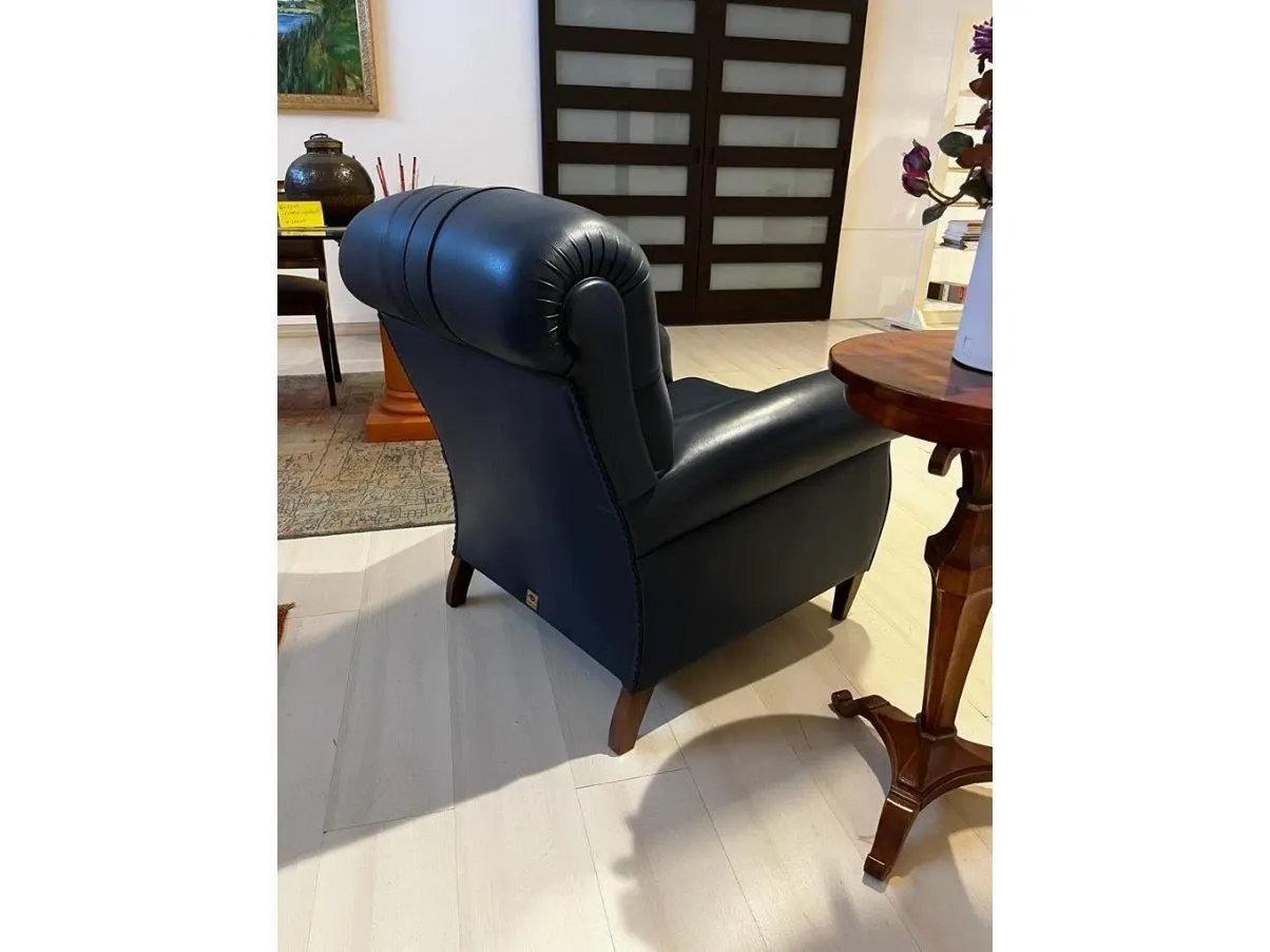 Chesterfield armchair in blue leather 4