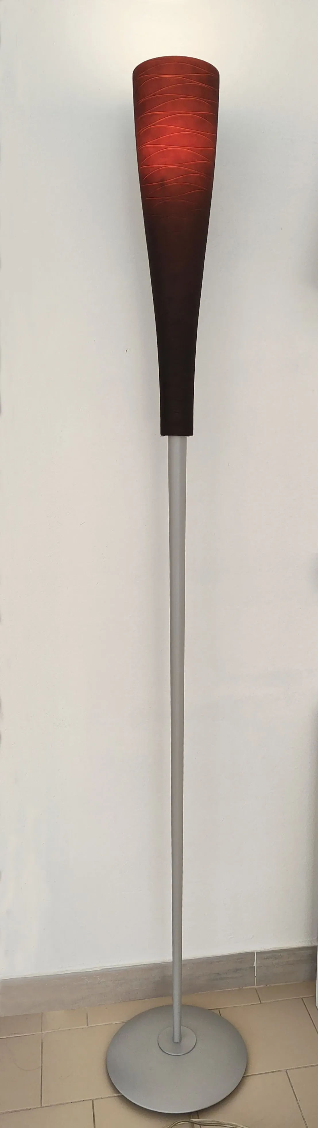 Lampada da terra con stelo in metallo, itre 2