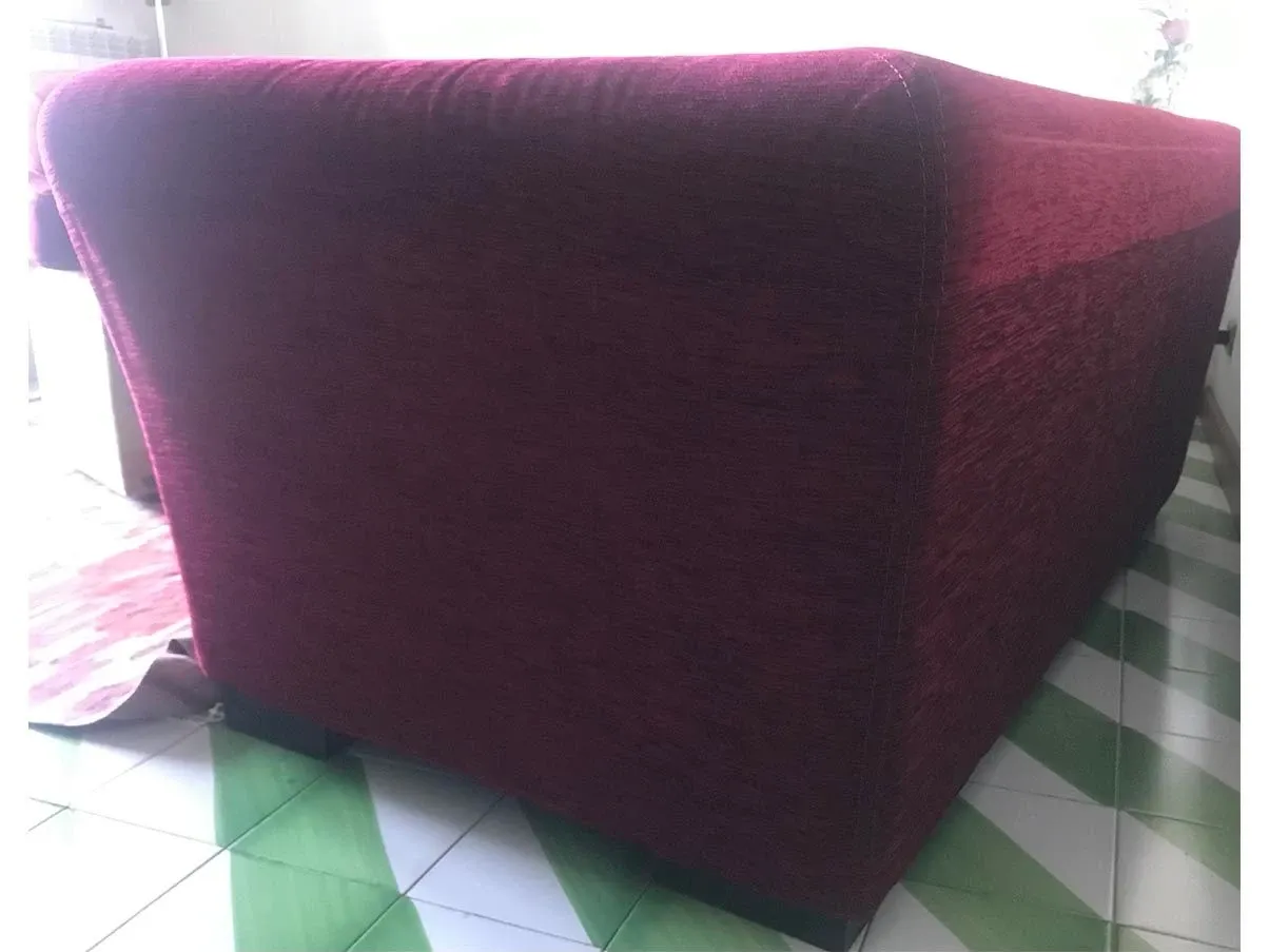 Classic 2-seater sofa in velvet (bordeaux), idp 2