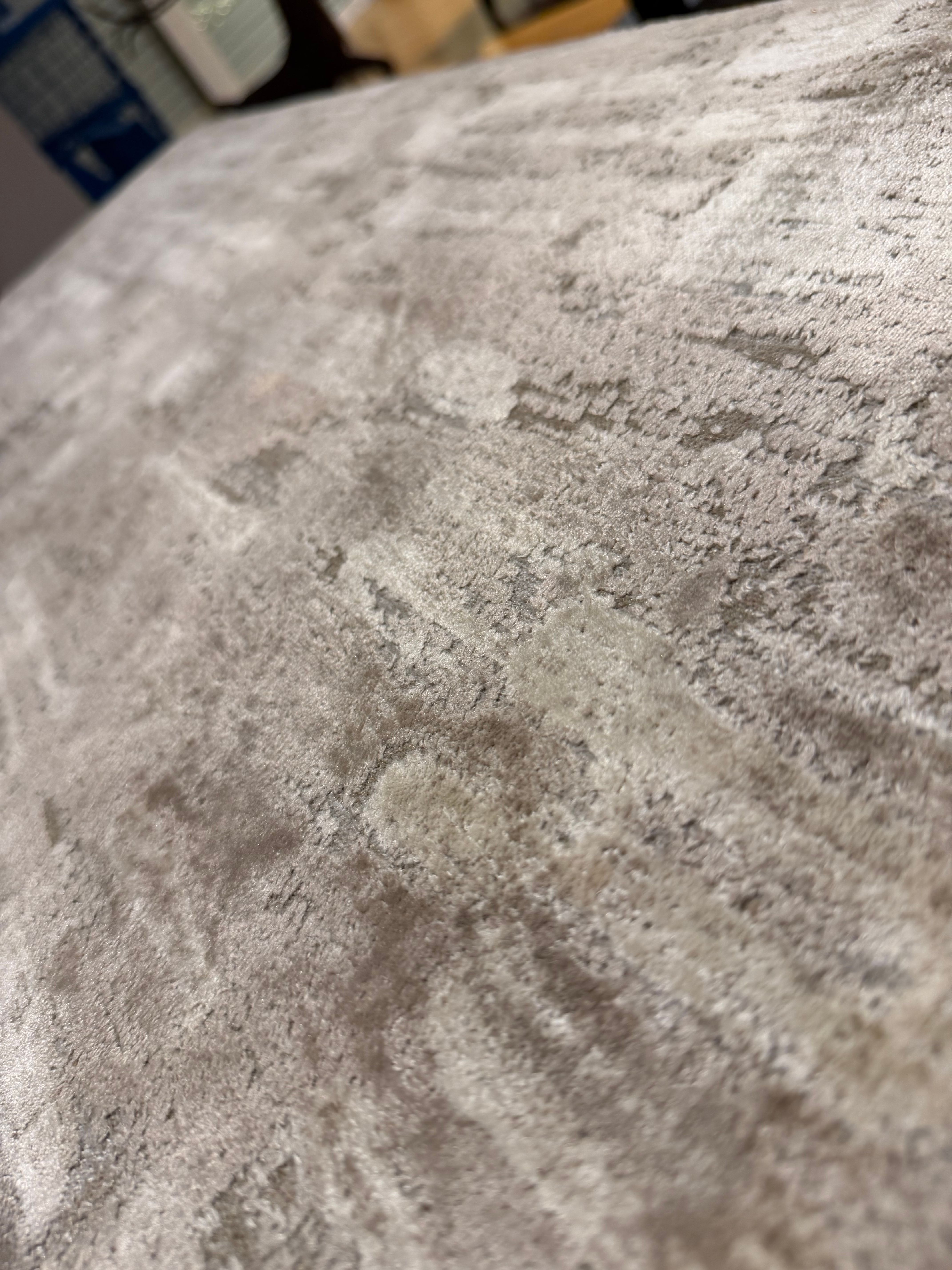 Beige Velvet Hiro Ottoman Details