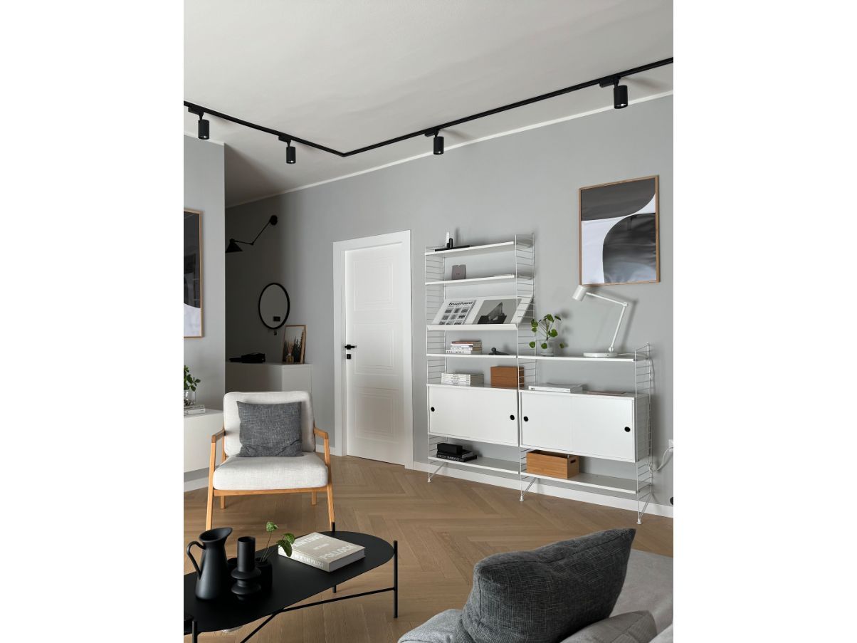 Composición de estantería de suelo blanca Main