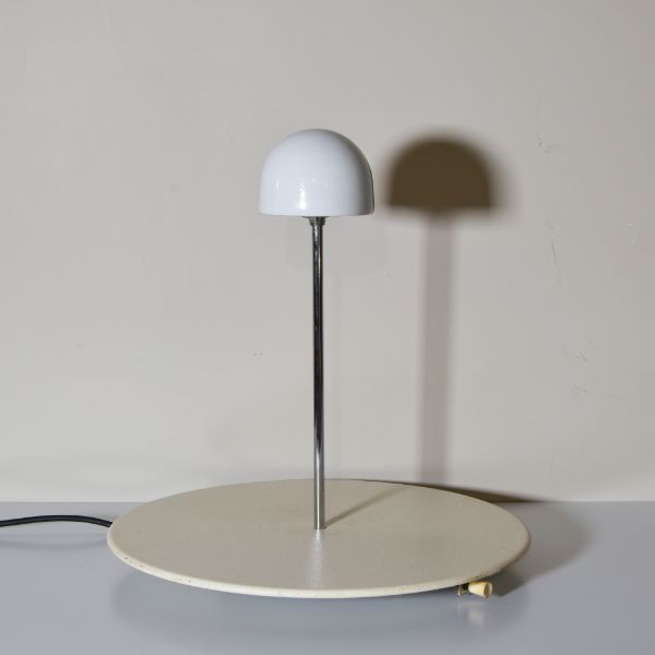 Lampada da tavolo Nemea di Vico Magistretti (anni '70), Artemide image