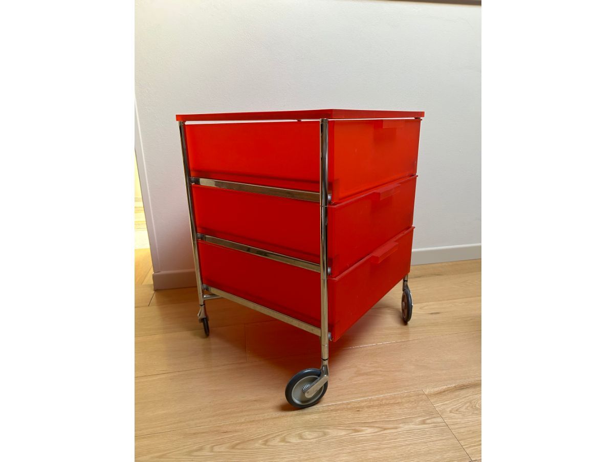Mobil 3-drawer container/nightstand by Antonio Citterio, Kartell  Side