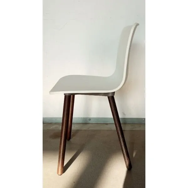 Hal Tube chair with oak legs, Vitra image