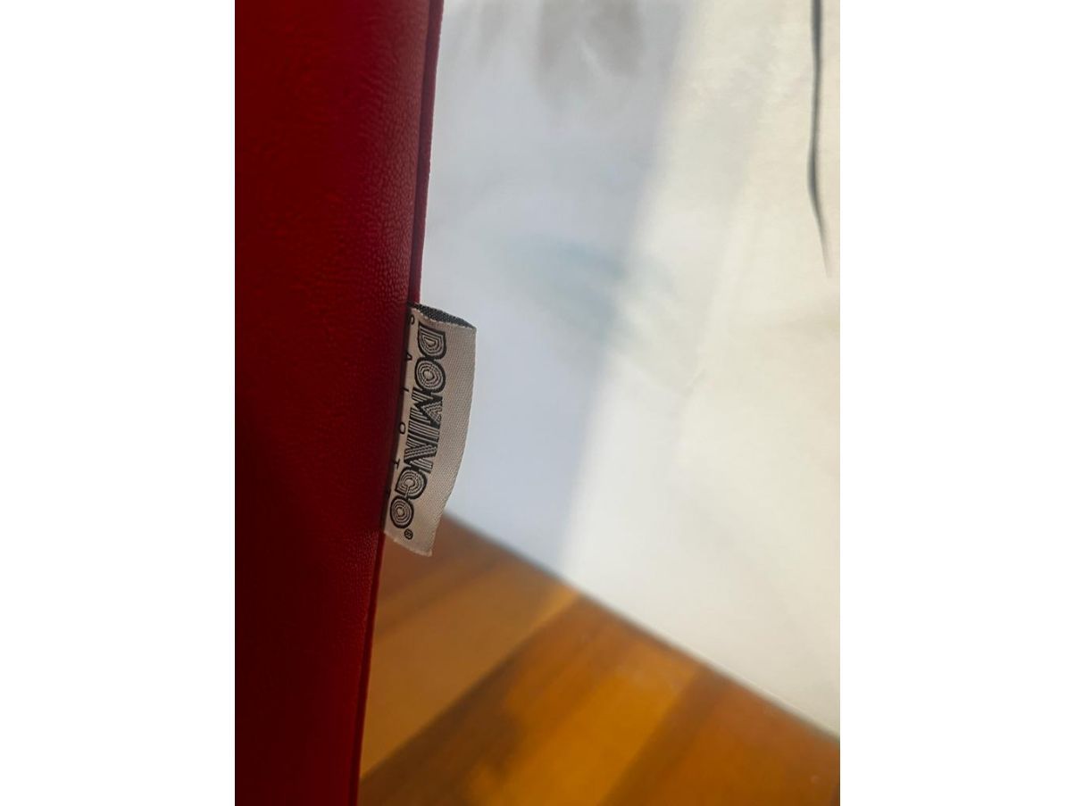 Poltrona Dalt in ecopelle rossa, Domingo Brand