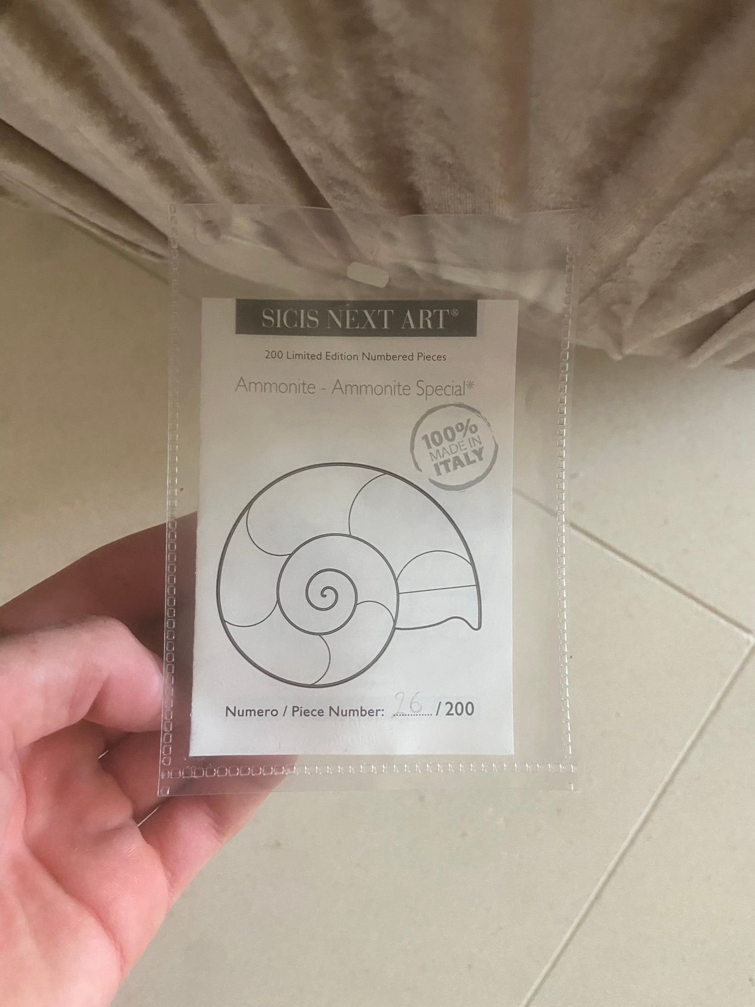 Pouf Ammonite in velluto di seta (avorio), Sicis           Details