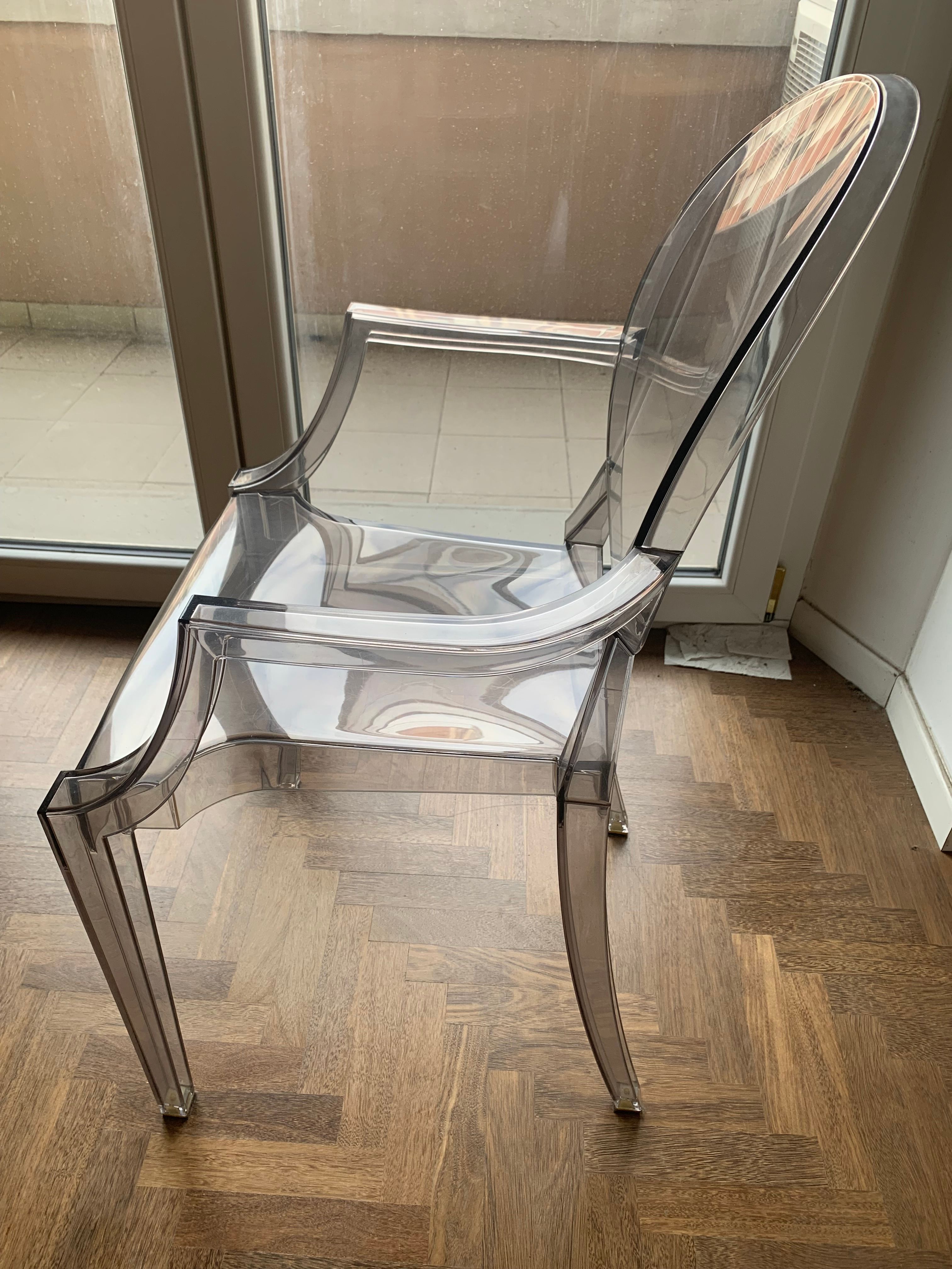 Set di 5 sedie Louis Ghost trasparenti di Philippe Starck Side