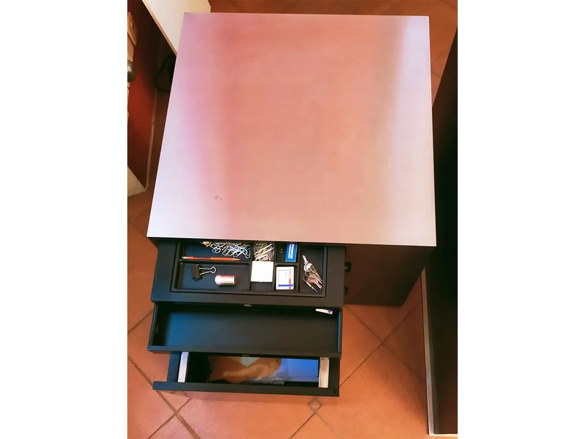 Schreibtisch mit Büroschrank 6