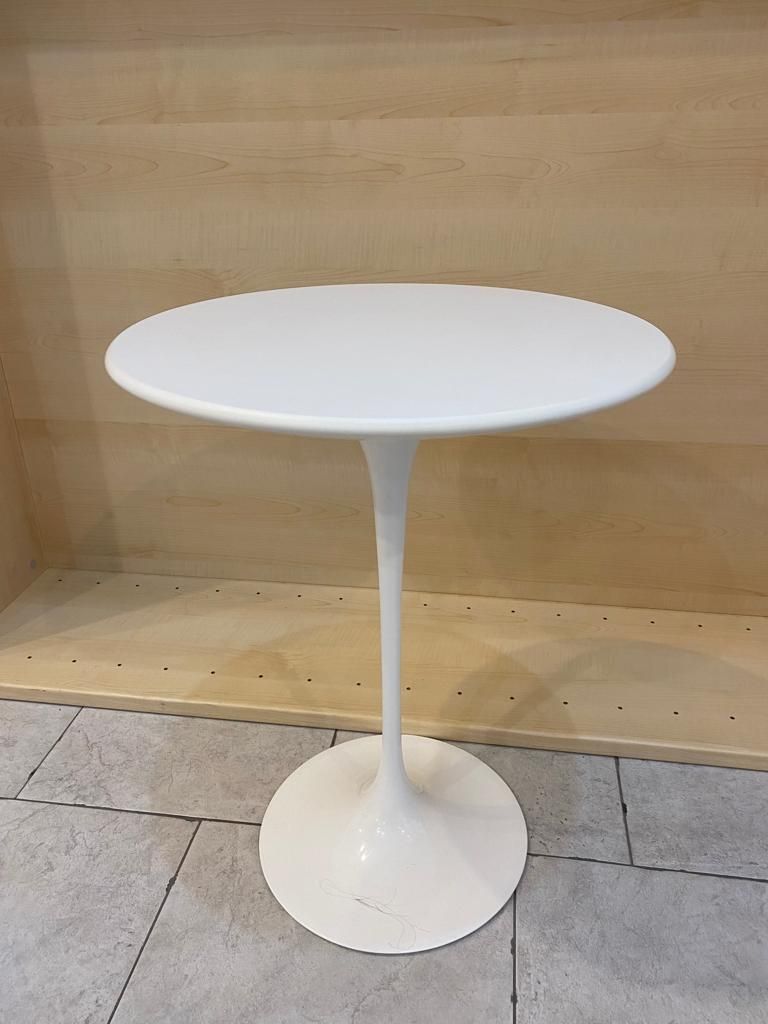 Round Tulip Coffee Table Side