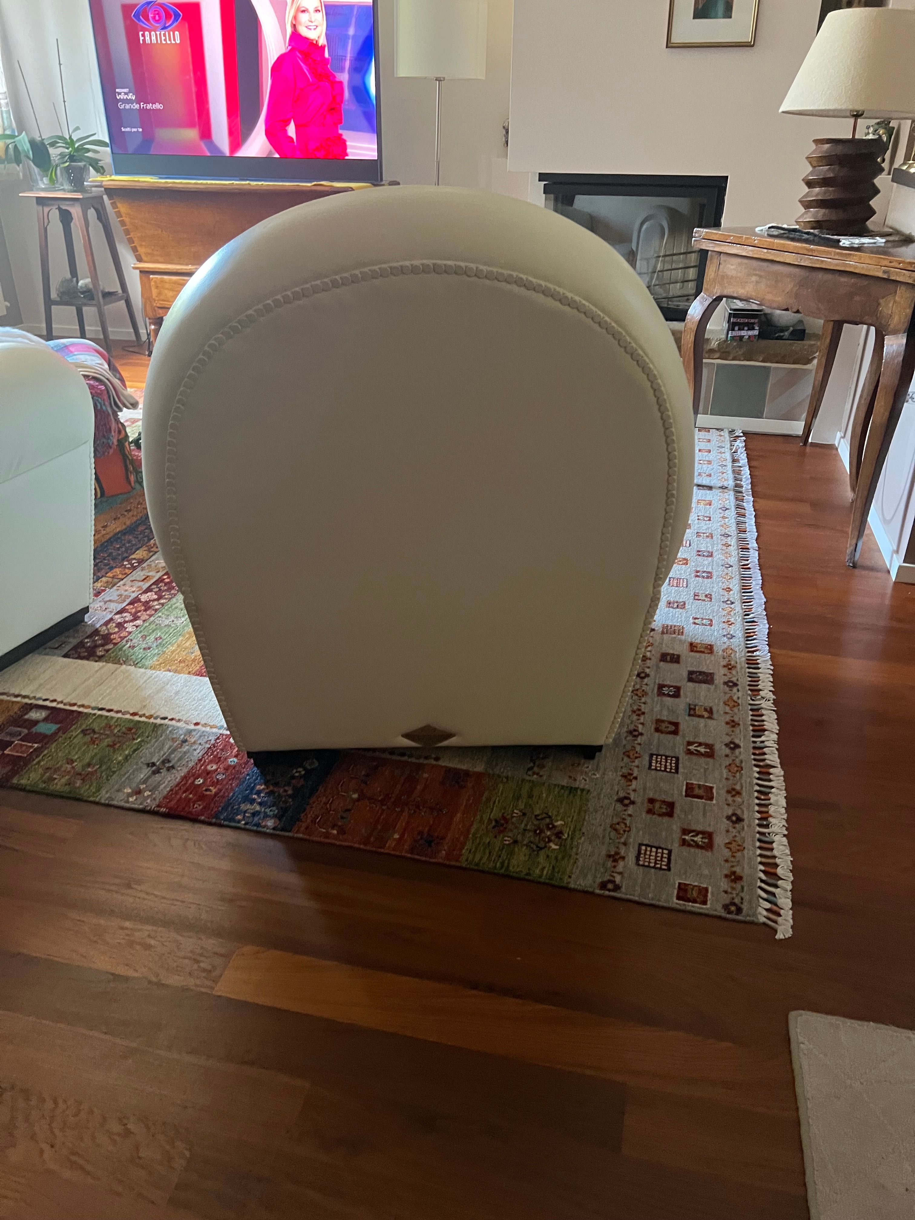 Vanity Fair Armchair in White Leather Optional8