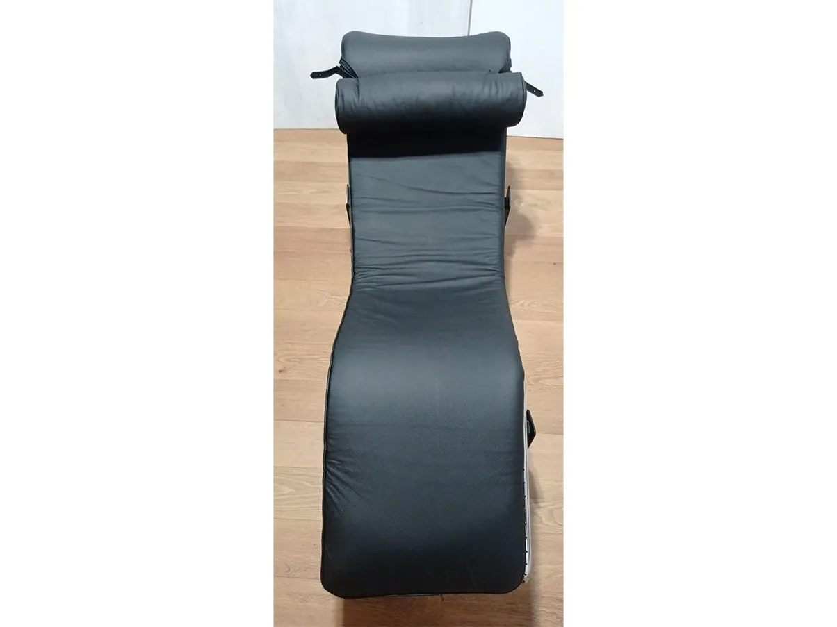 Chaise Longue LC4 di Le Corbusier (nero), Alivar 3